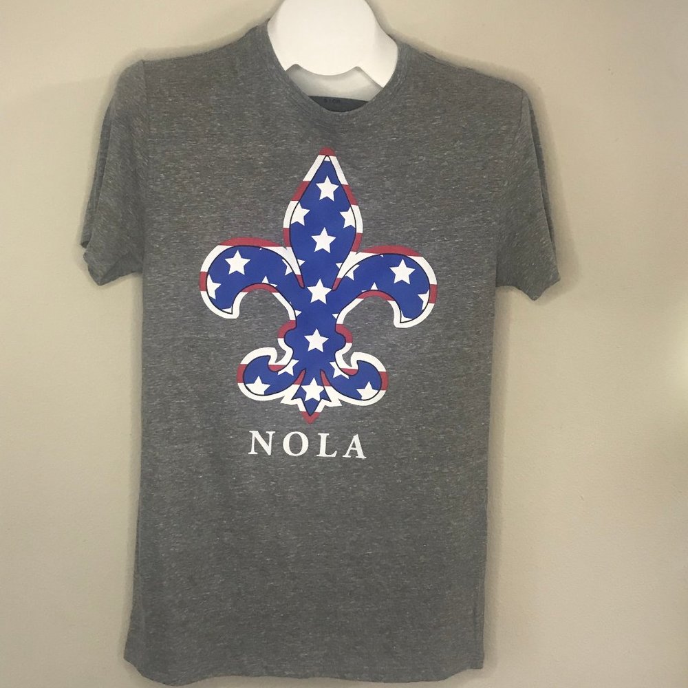 NOLA Red,White,Blue fleurs-de-lis T-Shirt